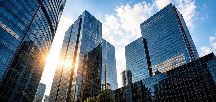 Edifícios corporativos representando o crédito corporativo para empresas